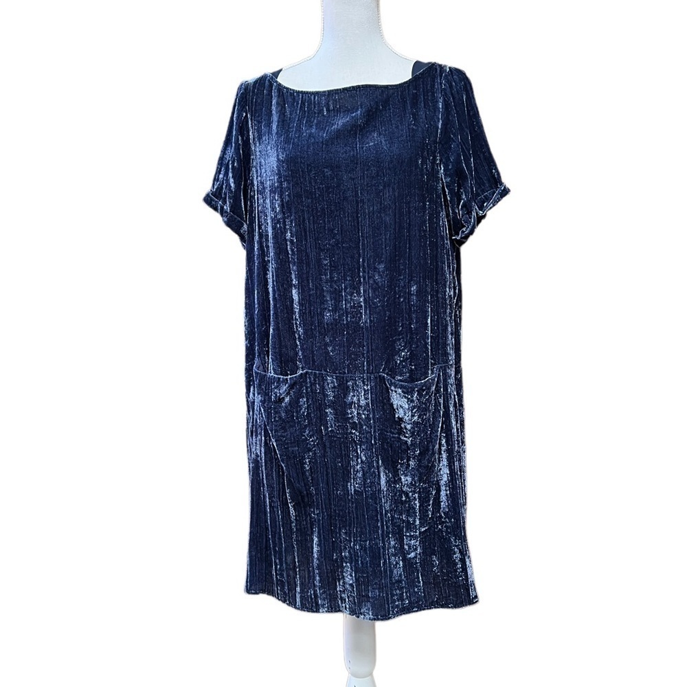 FLOREAT WOMENS NAVY VELVET DRESS SIZE MEDIUM